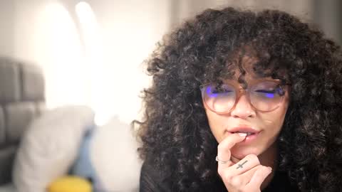 Snapshot of moan_4_you chatting on 01-26-25, 12:37 Ruxxx online show from 01-26-25, 12:37