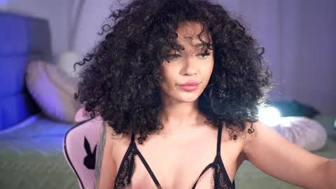 Snapshot of moan_4_you chatting on 01-27-25, 10:06 Ruxxx online show from 01-27-25, 10:06