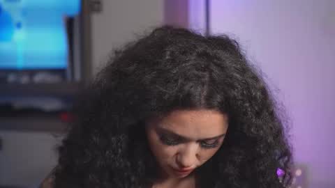 Snapshot of moan_4_you chatting on 09-10-25, 05:18 Ruxxx online show from 09-10-25, 05:18