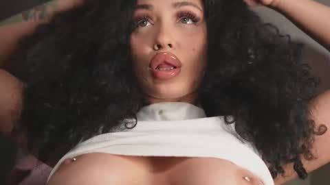 Snapshot of moan_4_you chatting on 10-16-25, 07:42 Ruxxx online show from 10-16-25, 07:42