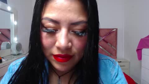 Catalina online show from 12-17-25, 05:02