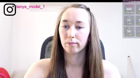 Snapshot of model_10 chatting on 12-17-25, 04:46 Tatiana online show from 12-17-25, 04:46