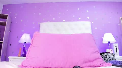 Snapshot of models_sophia chatting on 10-31-25, 08:10 Sophia online show from 10-31-25, 08:10