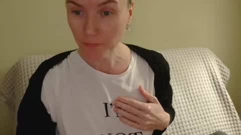 Snapshot of modesta1413 chatting on 02-11-26, 12:15 Aurora online show from 02-11-26, 12:15