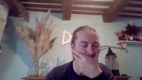 Julien online show from 01-27-25, 01:09