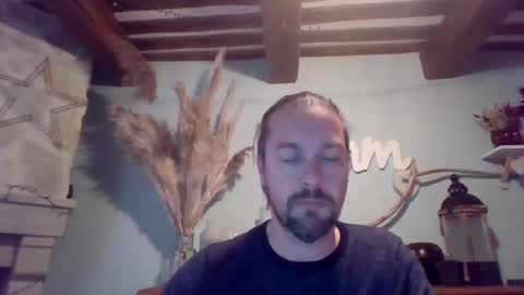 Julien online show from 01-27-25, 04:11