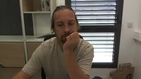 Julien online show from 09-18-25, 10:50