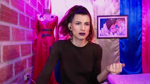 Snapshot of moira_hot chatting on 10-18-25, 03:53 moira_hot online show from 10-18-25, 03:53