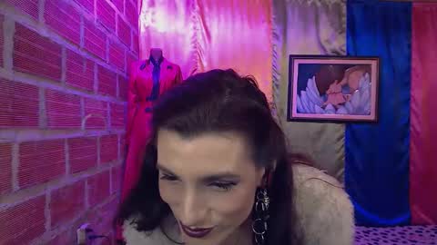 Snapshot of moira_hot chatting on 12-05-25, 06:37 moira_hot online show from 12-05-25, 06:37