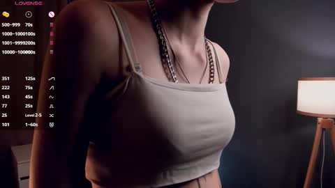 Laura online show from 09-25-25, 01:09