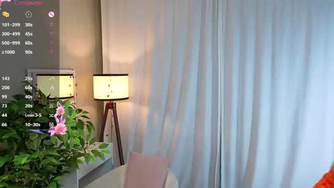 Laura online show from 11-18-25, 11:03