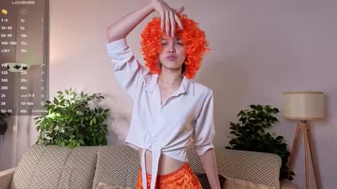 Laura online show from 11-28-25, 11:02