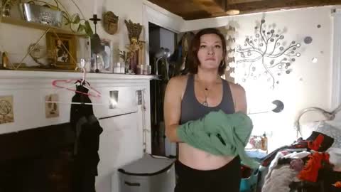 Snapshot of moistknickerchick chatting on 12-07-24, 04:31 MoistKnickerChick online show from 12-07-24, 04:31