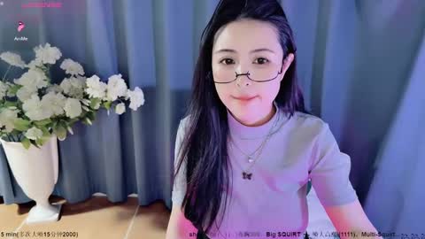 Snapshot of moli666 chatting on 12-16-24, 04:02 Alice online show from 12-16-24, 04:02