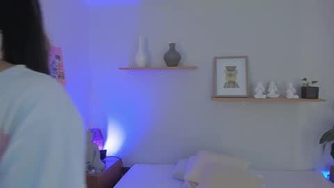 M o L l i E  online show from 03-03-25, 12:16