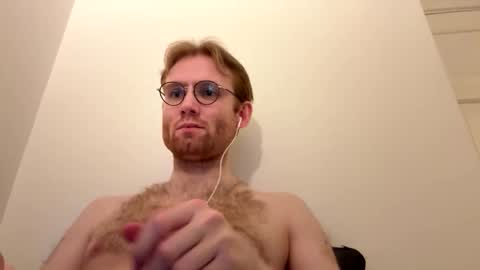 Snapshot of molliter chatting on 12-21-25, 09:22 molliter online show from 12-21-25, 09:22