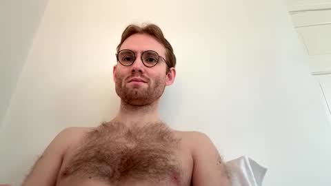 Snapshot of molliter chatting on 03-17-26, 12:52 molliter online show from 03-17-26, 12:52