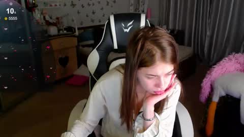 Snapshot of molly_barbie chatting on 01-13-26, 02:06 Molly Prvt is open online show from 01-13-26, 02:06