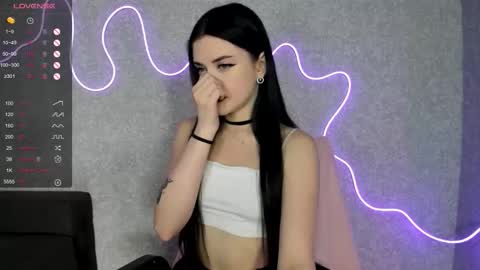 Molly - online show from 10-10-25, 05:39