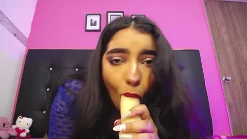 Snapshot of molly_curvyhot chatting on 02-03-26, 06:13 molly_curvyhot online show from 02-03-26, 06:13