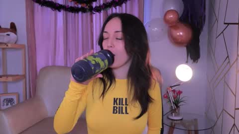 Snapshot of molly_marmalade_ chatting on 10-25-25, 03:07 MOLLY online show from 10-25-25, 03:07