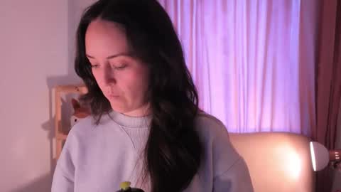 Snapshot of molly_marmalade_ chatting on 11-14-25, 02:49 MOLLY online show from 11-14-25, 02:49