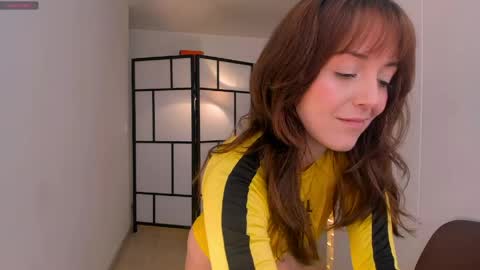 Snapshot of molly_marmalade_ chatting on 05-22-26, 04:23 MOLLY online show from 05-22-26, 04:23
