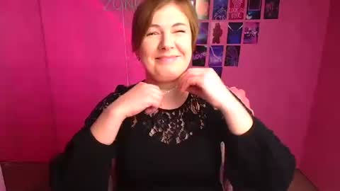 Snapshot of molly_mis chatting on 10-19-25, 11:55 Molly online show from 10-19-25, 11:55