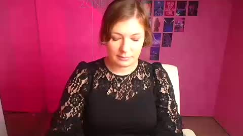 Molly online show from 11-11-25, 12:27