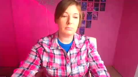 Molly online show from 11-30-25, 12:42