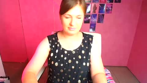 Snapshot of molly_mis chatting on 07-28-26, 06:20 Molly online show from 07-28-26, 06:20