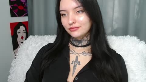 Lina online show from 01-28-25, 09:08