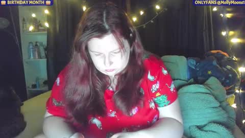 molly_moons online show from 12-15-25, 09:52