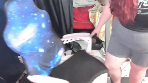 molly_moons online show from 04-15-26, 07:58