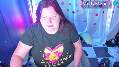 Snapshot of molly_moons chatting on 05-13-26, 09:00 molly_moons online show from 05-13-26, 09:00