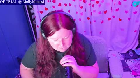 Snapshot of molly_moons chatting on 05-17-26, 10:44 molly_moons online show from 05-17-26, 10:44