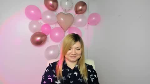 Snapshot of molly_moree chatting on 02-14-25, 03:58 Molly online show from 02-14-25, 03:58
