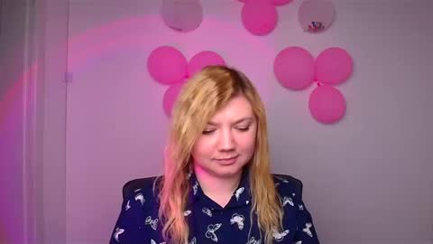 Snapshot of molly_moree chatting on 02-26-25, 12:47 Molly online show from 02-26-25, 12:47