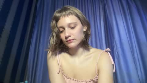 Snapshot of molly_poly chatting on 12-01-25, 09:47 molly_poly online show from 12-01-25, 09:47