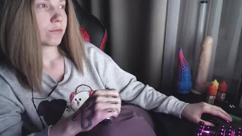 I have new photos come and see with love Molly online show from 02-13-25, 09:38