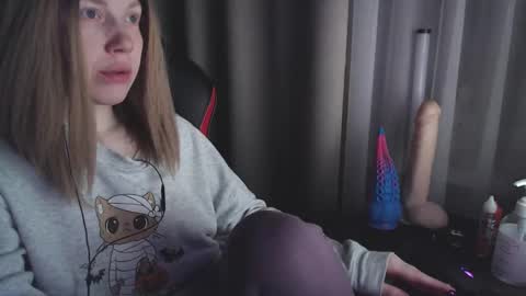 I have new photos come and see with love Molly online show from 02-21-25, 03:01