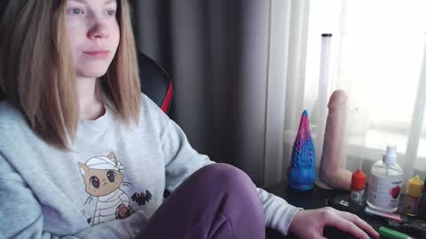 I have new photos come and see with love Molly online show from 03-10-25, 06:38