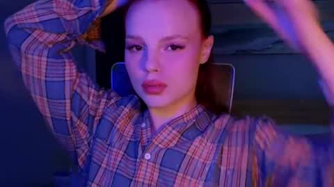 Molly online show from 05-18-26, 12:18
