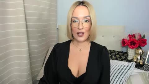 Snapshot of mollycrazy chatting on 10-26-25, 06:47 MollyCrazy online show from 10-26-25, 06:47