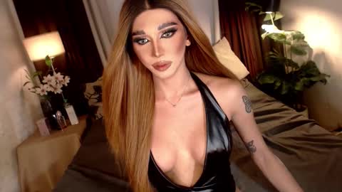 Molly online show from 10-26-25, 07:47