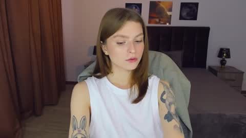 Snapshot of mollydangerous chatting on 12-17-24, 07:40 Taisha online show from 12-17-24, 07:40