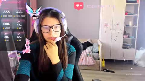  KIRA  online show from 10-16-25, 05:08