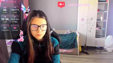  KIRA  online show from 10-17-25, 05:32