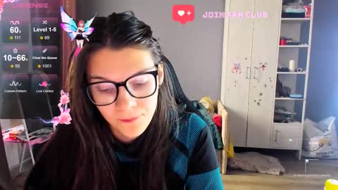  KIRA  online show from 10-23-25, 04:56