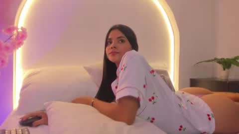 mollylove_ online show from 07-25-26, 07:22